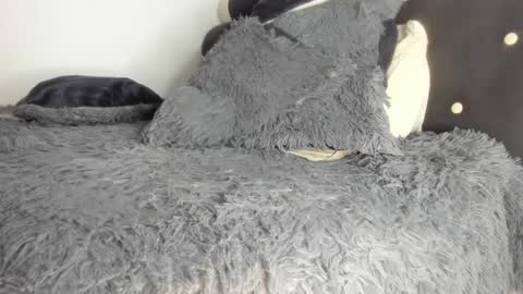 Mila Dash online show from 12.11.24