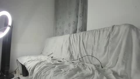 Mila Dash online show from 12.18.25