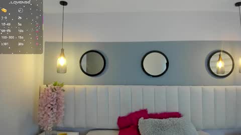 mila_hank online show from 11.03.25