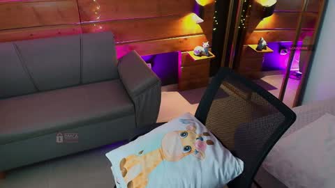 Milena  online show from 04.04.26