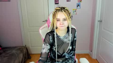 mila_kinor online show from 12.27.24