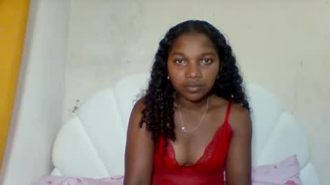 Snapshot of mila_lunah chatting on 05.19.26 mila_lunah online show from 05.19.26