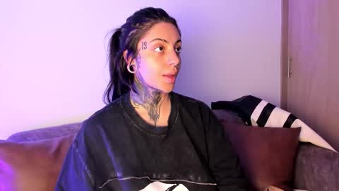 Snapshot of mila_monty__ chatting on 10.26.25 online show from 10.26.25