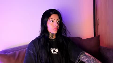 Snapshot of mila_monty__ chatting on 11.05.25 online show from 11.05.25