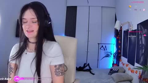 Snapshot of mila_nox chatting on 11.07.25 Sasha online show from 11.07.25