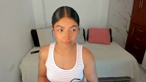 Snapshot of mila_rose1 chatting on 07.21.26 martina online show from 07.21.26