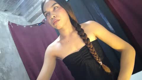 Snapshot of mila_seductressxx chatting on 06.17.26 mila_seductressxx online show from 06.17.26