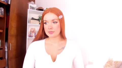 Snapshot of mila_violet chatting on 11.07.25 Mila online show from 11.07.25