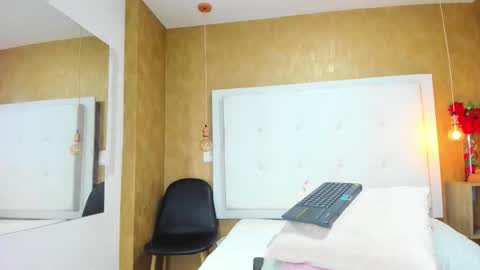 Snapshot of milaa_petite chatting on 10.30.25 online show from 10.30.25