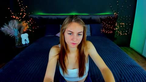 Milla online show from 10.12.25