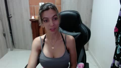 milacoxx8819 online show from 02.03.25