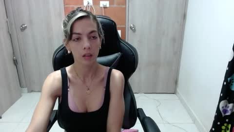 milacoxx8819 online show from 02.05.25