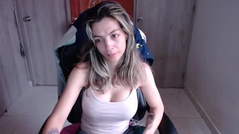 milacoxx8819 online show from 02.08.25