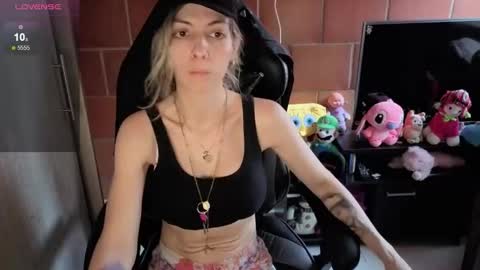 milacoxx8819 online show from 10.11.25