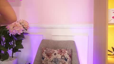 Snapshot of milacrave chatting on 02.02.26 milacrave online show from 02.02.26