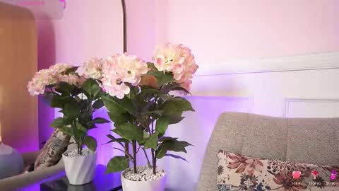 Snapshot of milacrave chatting on 02.06.26 milacrave online show from 02.06.26