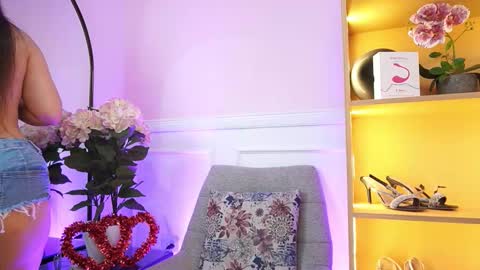 Snapshot of milacrave chatting on 02.16.26 milacrave online show from 02.16.26