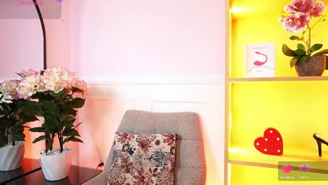 Snapshot of milacrave chatting on 02.21.26 milacrave online show from 02.21.26