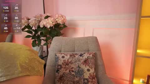 Snapshot of milacrave chatting on 02.25.26 milacrave online show from 02.25.26