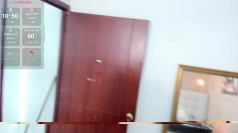 Snapshot of miladiosa chatting on 09.18.25 miladiosa online show from 09.18.25