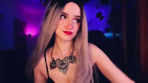 MiladyJolie online show from 11.15.25