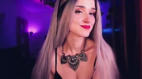 MiladyJolie online show from 11.22.25