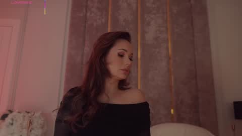 Snapshot of miladystarlight chatting on 11.07.25 online show from 11.07.25