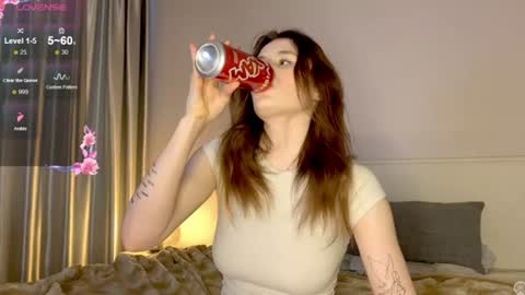 Snapshot of milaelin chatting on 07.17.26 Mila online show from 07.17.26