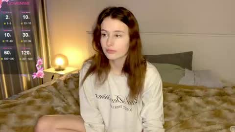 Snapshot of milaelin chatting on 07.21.26 Mila online show from 07.21.26