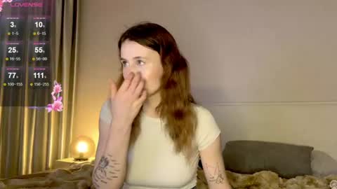 Snapshot of milaelin chatting on 07.30.26 Mila online show from 07.30.26