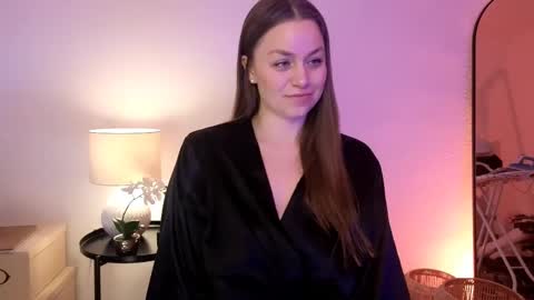 Mila Fleur online show from 02.14.25