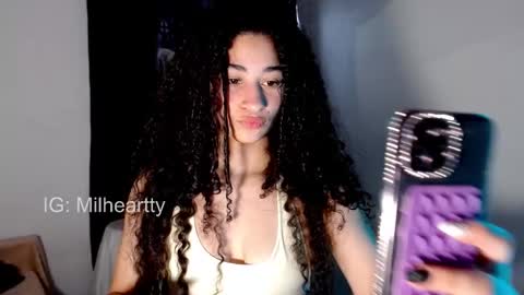 Snapshot of milah_hearrty chatting on 10.29.25 Milah online show from 10.29.25