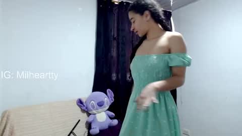 Snapshot of milah_hearrty chatting on 11.02.25 Milah online show from 11.02.25