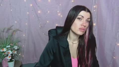 Snapshot of milaloona chatting on 04.22.26 Milaloona online show from 04.22.26