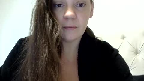 MilaLove online show from 11.20.25