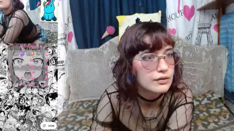 Snapshot of milalunala chatting on 09.26.25 Mila-Lunala online show from 09.26.25