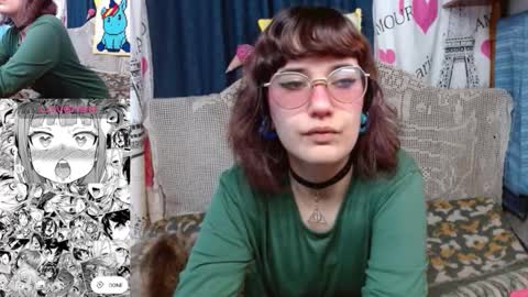 Snapshot of milalunala chatting on 09.28.25 Mila-Lunala online show from 09.28.25