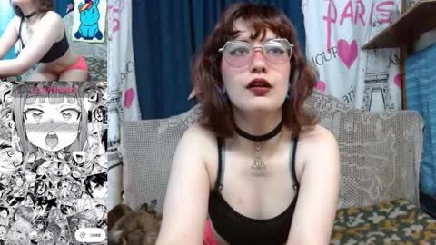 Snapshot of milalunala chatting on 10.04.25 Mila-Lunala online show from 10.04.25