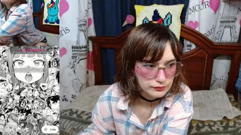 Snapshot of milalunala chatting on 10.23.25 Mila-Lunala online show from 10.23.25