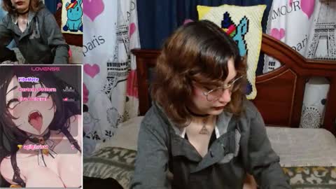 Snapshot of milalunala chatting on 11.07.25 Mila-Lunala online show from 11.07.25