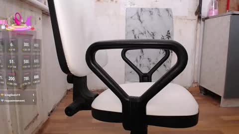 Snapshot of milana_sexwife chatting on 10.15.25 Dan and Milana online show from 10.15.25