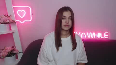 milanaangelas online show from 12.13.24