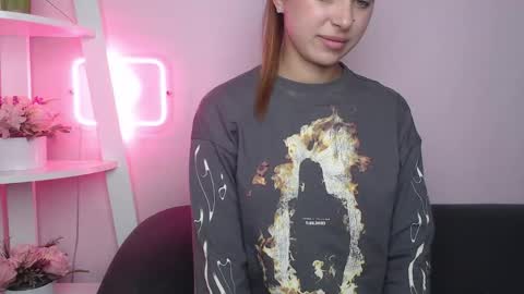 Snapshot of milanaangelas chatting on 09.29.25 milanaangelas online show from 09.29.25