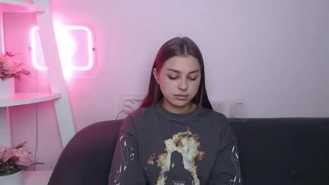 Snapshot of milanaangelas chatting on 10.07.25 milanaangelas online show from 10.07.25