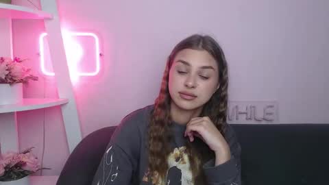 Snapshot of milanaangelas chatting on 10.12.25 milanaangelas online show from 10.12.25