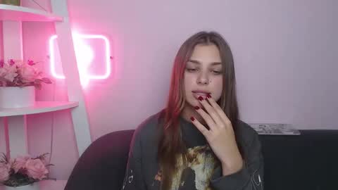 Snapshot of milanaangelas chatting on 10.26.25 milanaangelas online show from 10.26.25