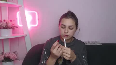 Snapshot of milanaangelas chatting on 10.28.25 milanaangelas online show from 10.28.25