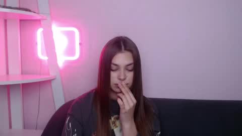 milanaangelas online show from 04.06.26