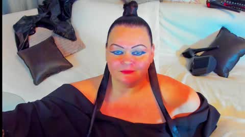 Lana online show from 12.04.24