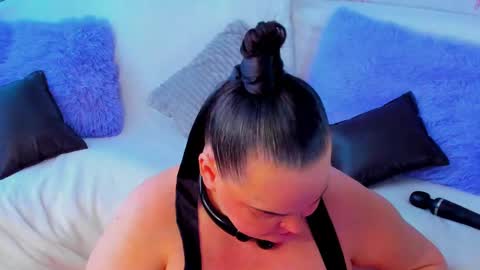 Lana online show from 02.24.25